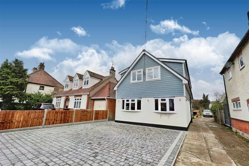 Front elevation and driveway