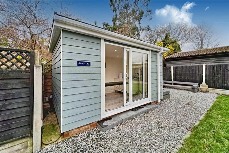 Garden room with glazed doors